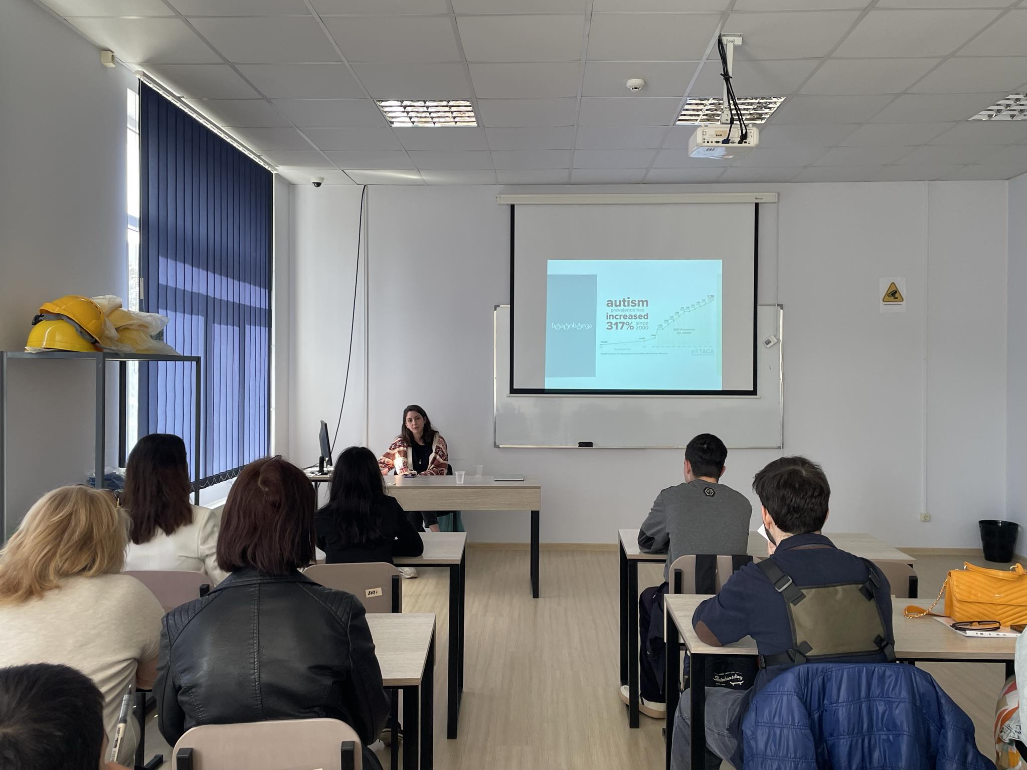 2 აპრილი  აუტიზმის შესახებ ცნობადობის ამაღლების მსოფლიო დღეა